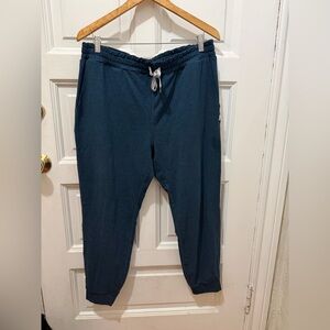 Vuori women Deep Blue Joggers